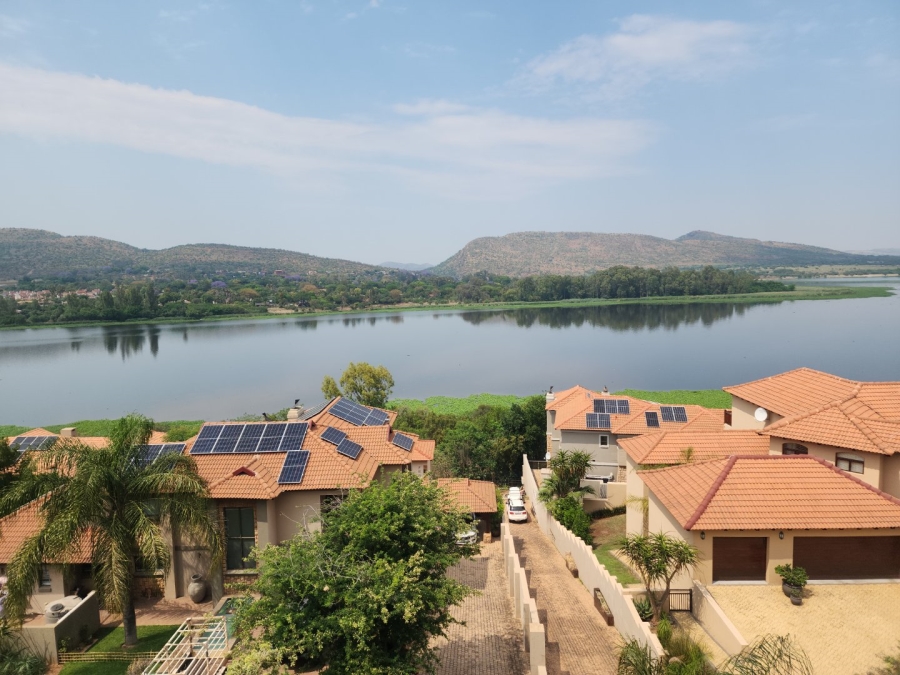 6 Bedroom Property for Sale in Birdwood Estate North West